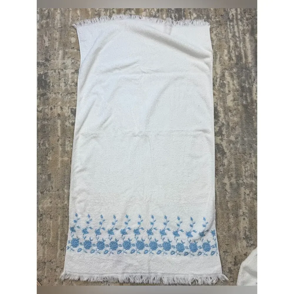 Vintage 3 piece fringe bathroom white matching towel set Dunbee 1990s
